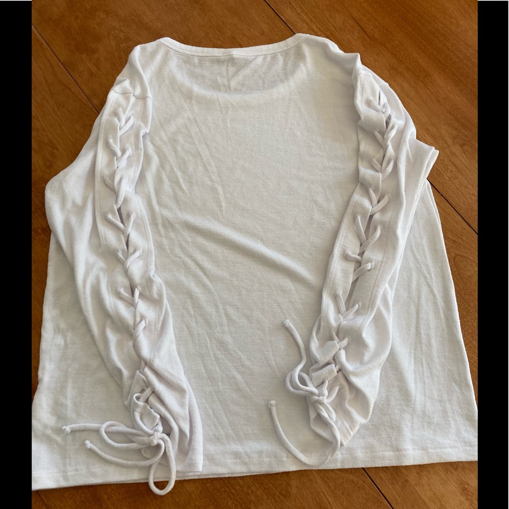 GAP lace-up sleeve l/s t-shirt. Cute & comfy white top. Excellent pre-loved - Picture 3 of 8